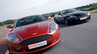  Aston Martin 